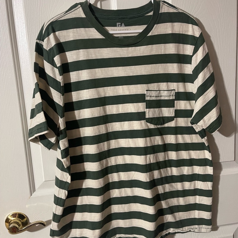 Free Assembly men’s/women’s t shirt  Green and White Short Sleeve Crew Neck Tee